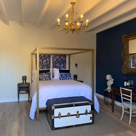 Beautiful 2-bed Manor House In Mauprévoir