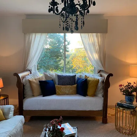 Beautiful 2-bed Manor House In * Mauprévoir