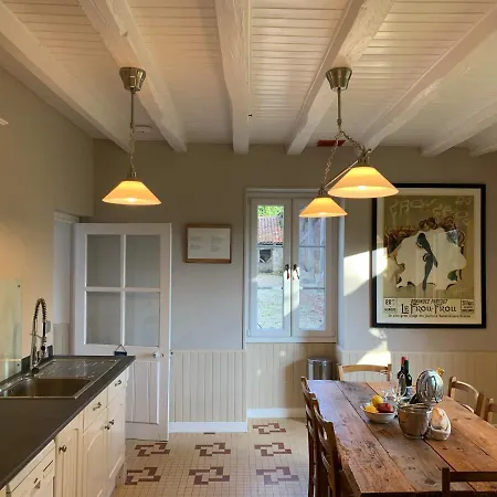 別荘 Beautiful 2-bed Manor House In *