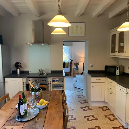 Beautiful 2-bed Manor House In *