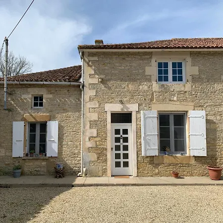 Beautiful 2-bed Manor House In * Mauprévoir
